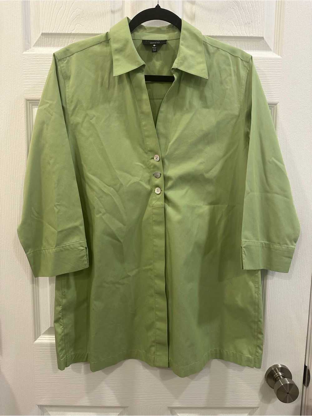 Foxcroft button back and button front 3/4 sleeve blouse size 10 EUC